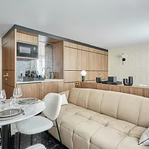 Apartment Louvre Museum By Prestige, Paris